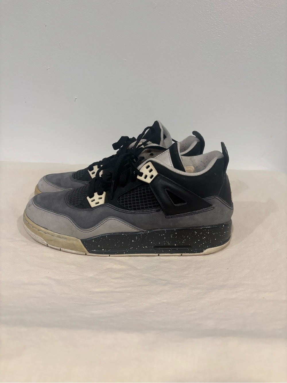 Nike Air Jordan 4’s size 7Y